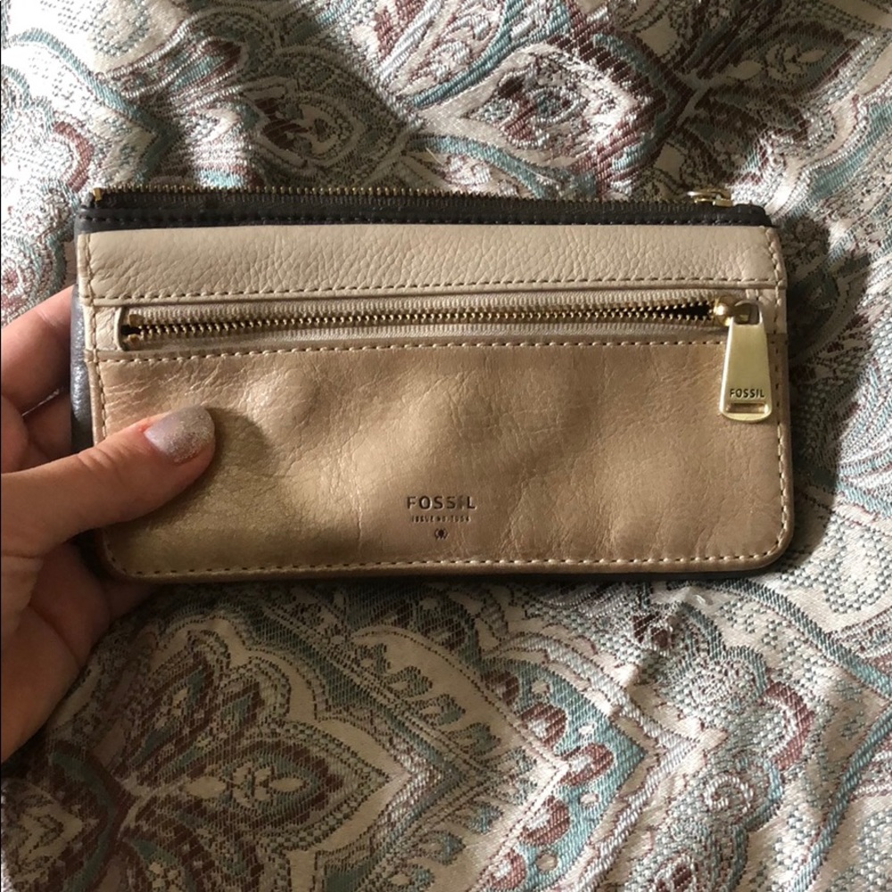 Fossil Wallet - image 1